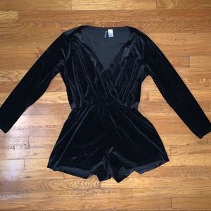 H&M divided black velvet romper